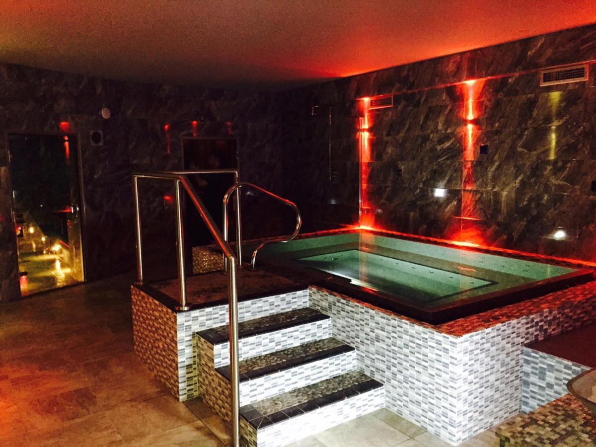 Holly Lodge Guest House With Free Off Site Health Club Windermere Dış mekan fotoğraf