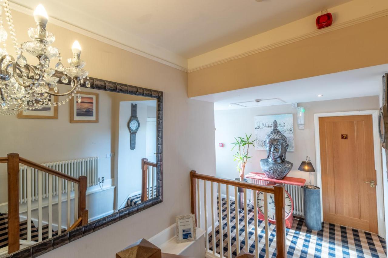 Holly Lodge Guest House With Free Off Site Health Club Windermere Dış mekan fotoğraf